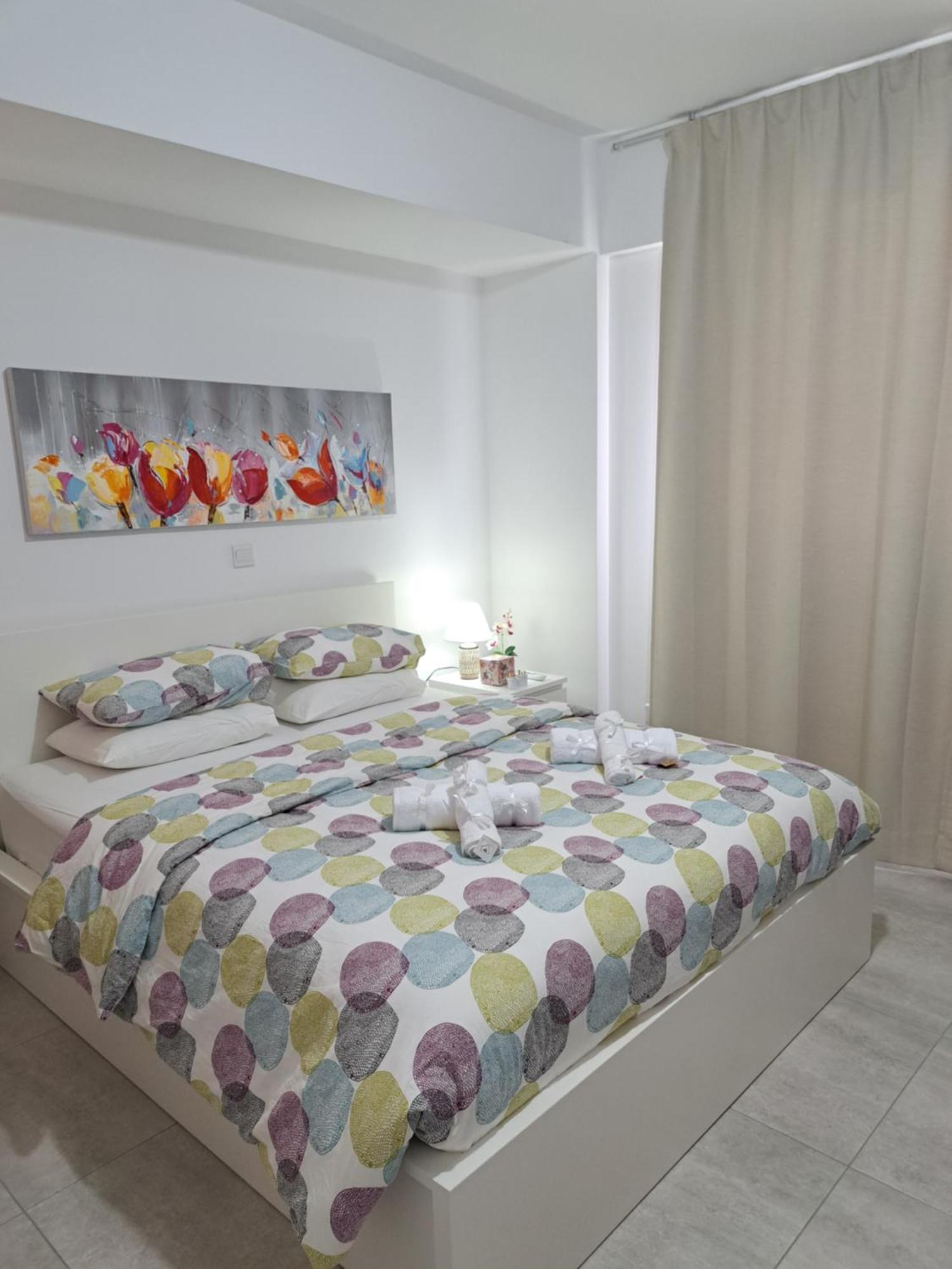Albert'S Apartment St Lazarus 402 B - First Floor Larnaca Exteriör bild