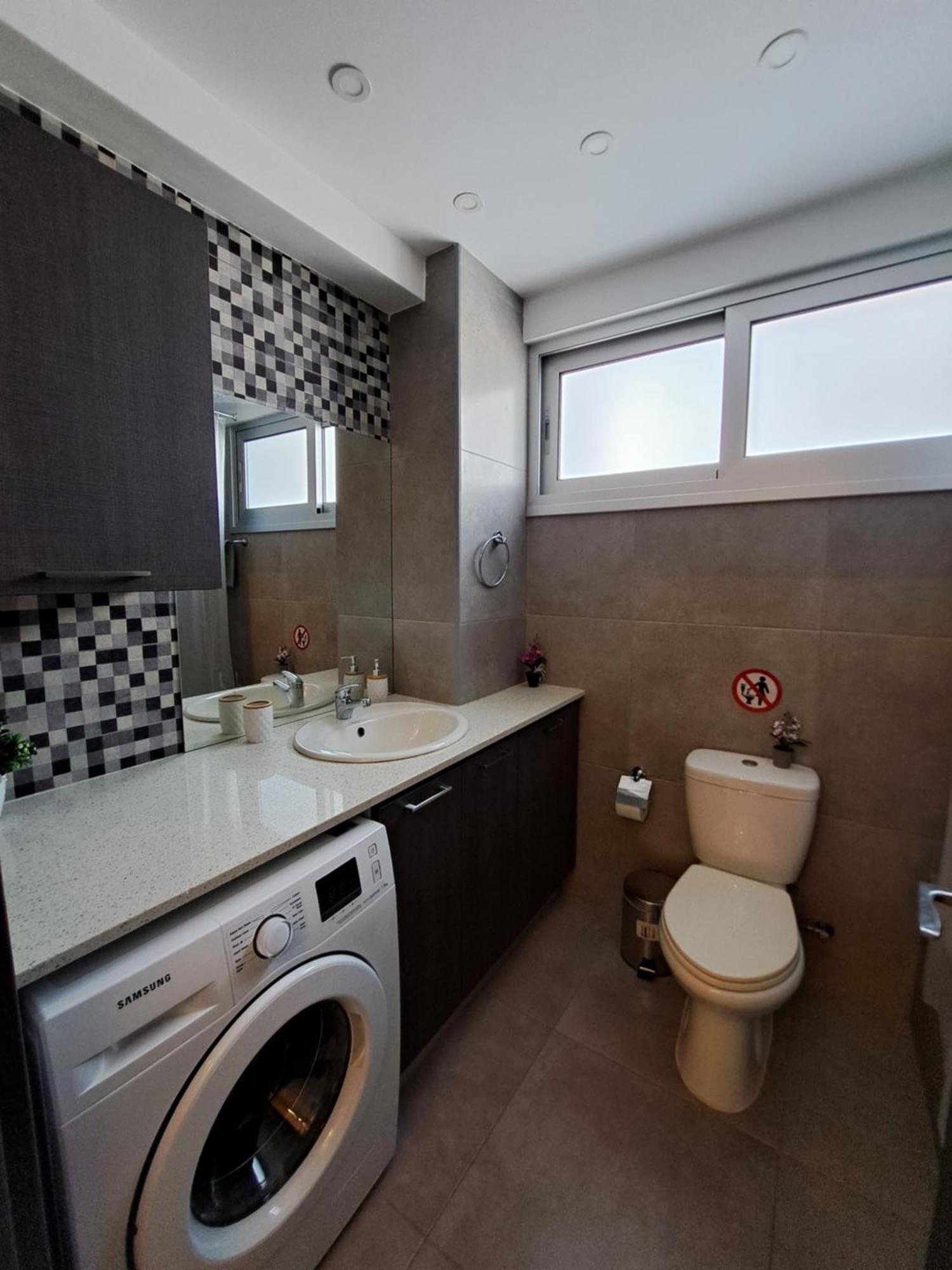 Albert'S Apartment St Lazarus 402 B - First Floor Larnaca Exteriör bild