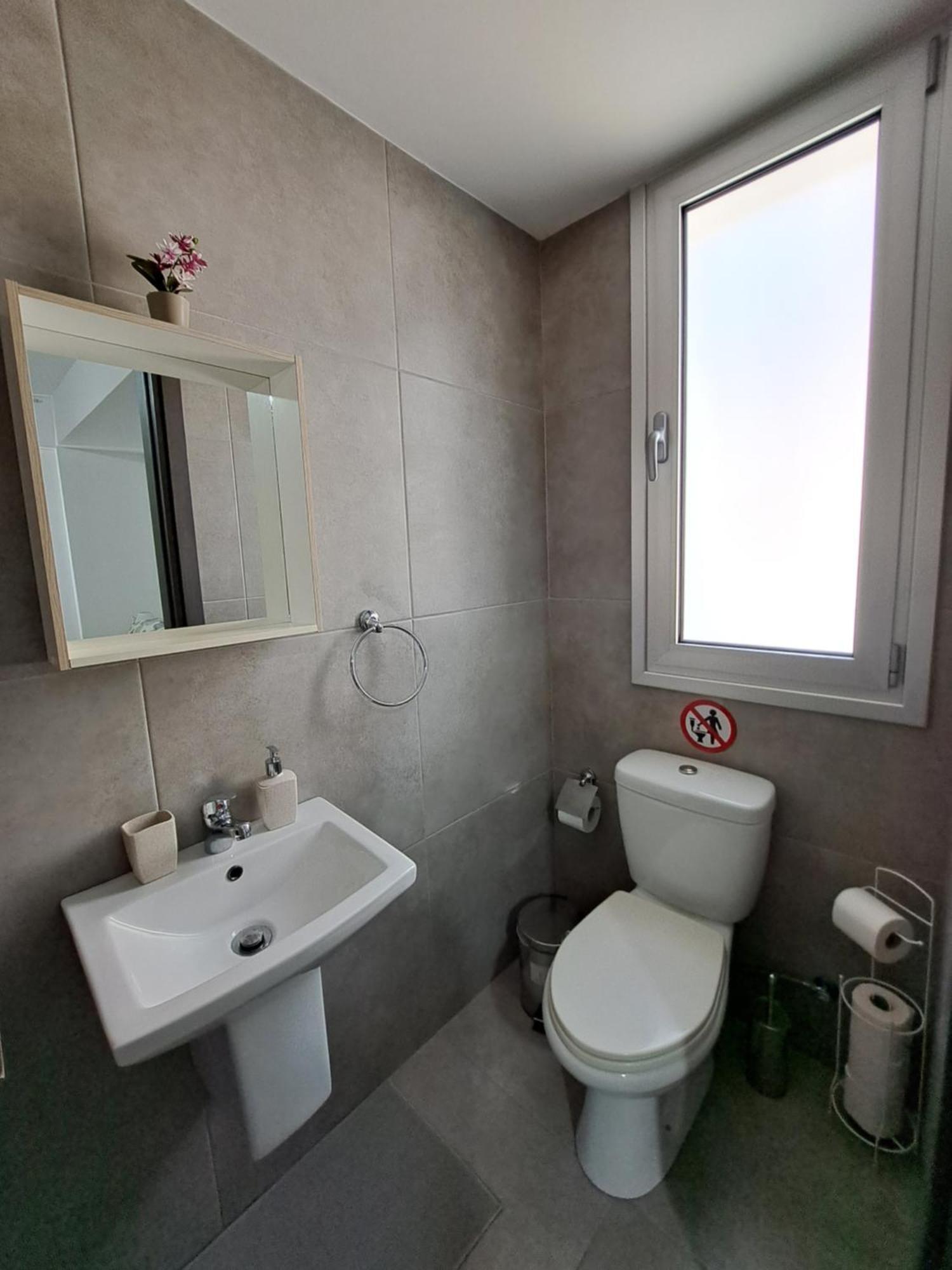 Albert'S Apartment St Lazarus 402 B - First Floor Larnaca Exteriör bild